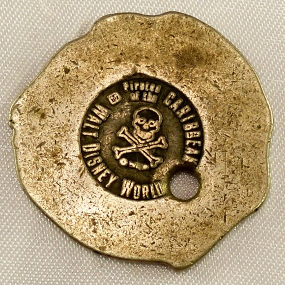 Rare Vintage Walt Disney World 1974 Pirates of the Caribbean Doubloon - Picture 3 of 3